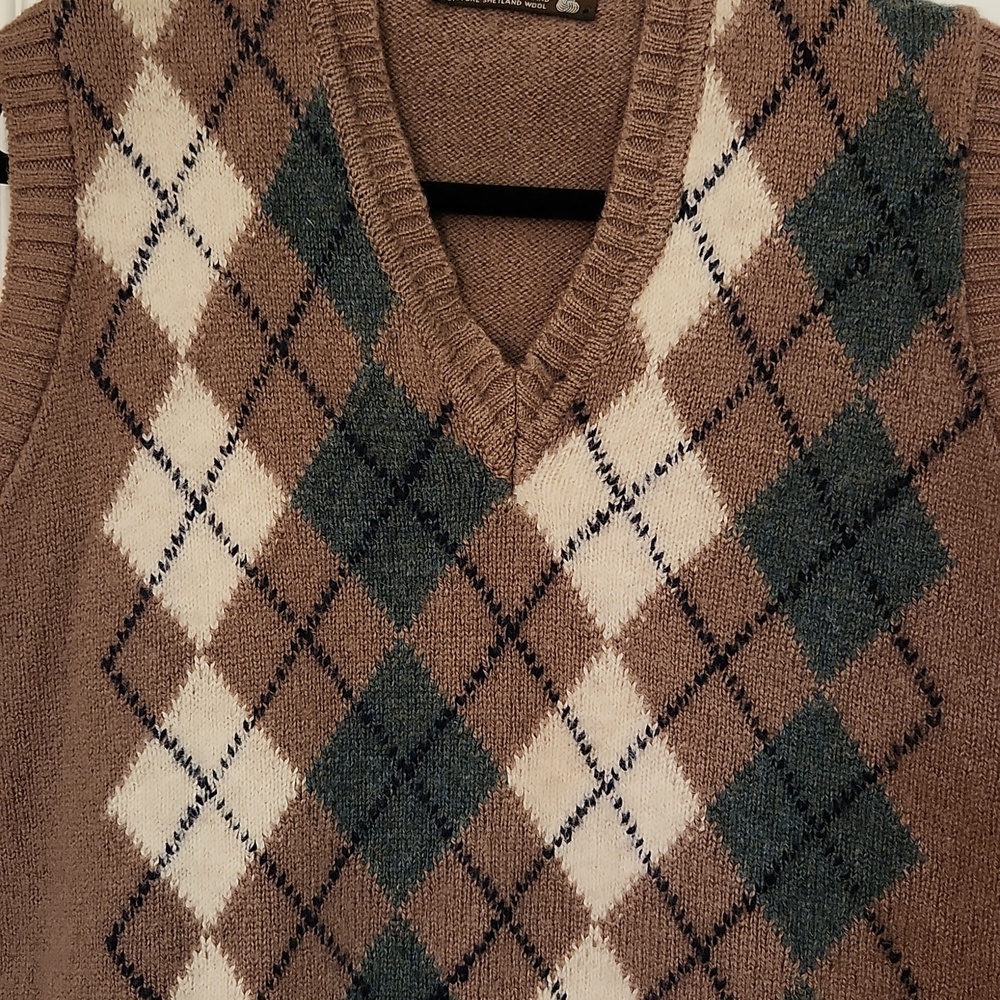M Rendale 100% Wool Vest. - Picture 4 of 5